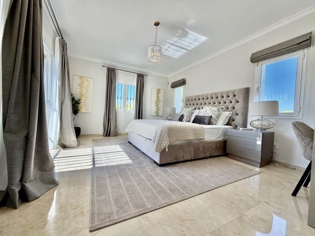 4 slaapkamer Villa te koop in El Rosario, Marbella met zwembad garage - € 1.850.000 (Ref: 10021737)