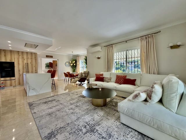 4 slaapkamer Villa te koop in El Rosario, Marbella met zwembad garage - € 1.850.000 (Ref: 10021737)