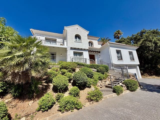 4 slaapkamer Villa te koop in El Rosario, Marbella met zwembad garage - € 1.850.000 (Ref: 10021737)