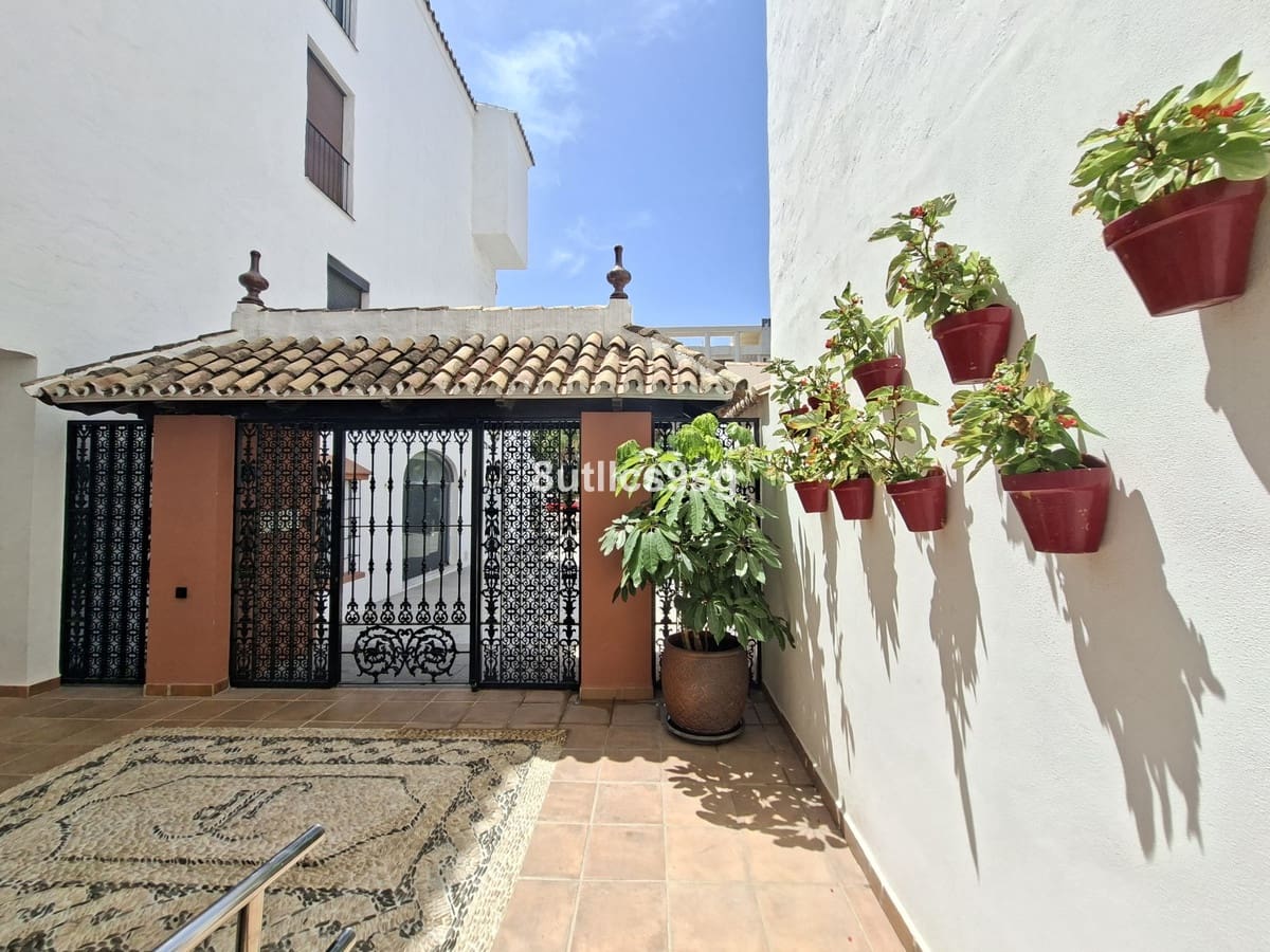 3 slaapkamer Appartement te koop in Puerto Banus met zwembad - € 890.000 (Ref: 10021739)