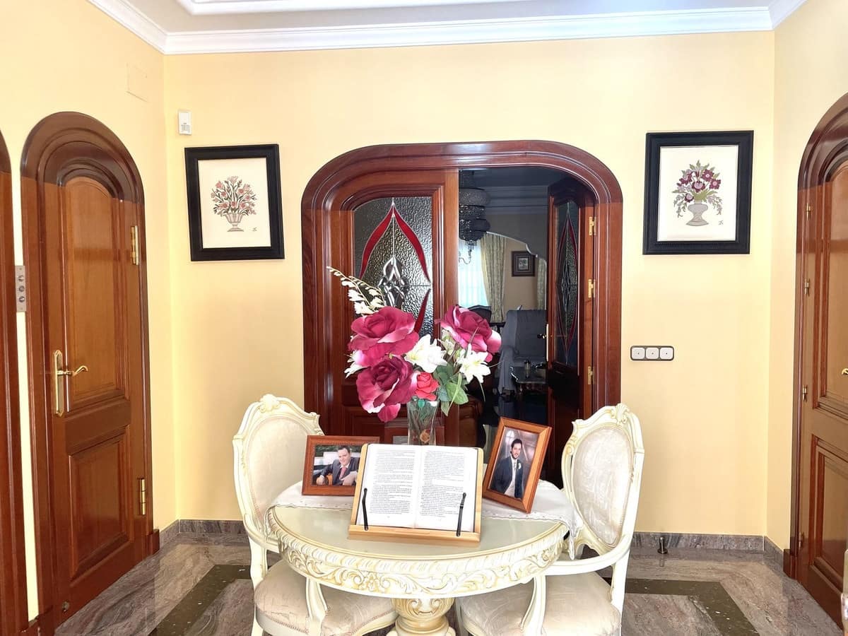 Chalet de 4 habitaciones en Las Lagunas de Mijas en venta con piscina - 1.200.000 € (Ref: 10021740)