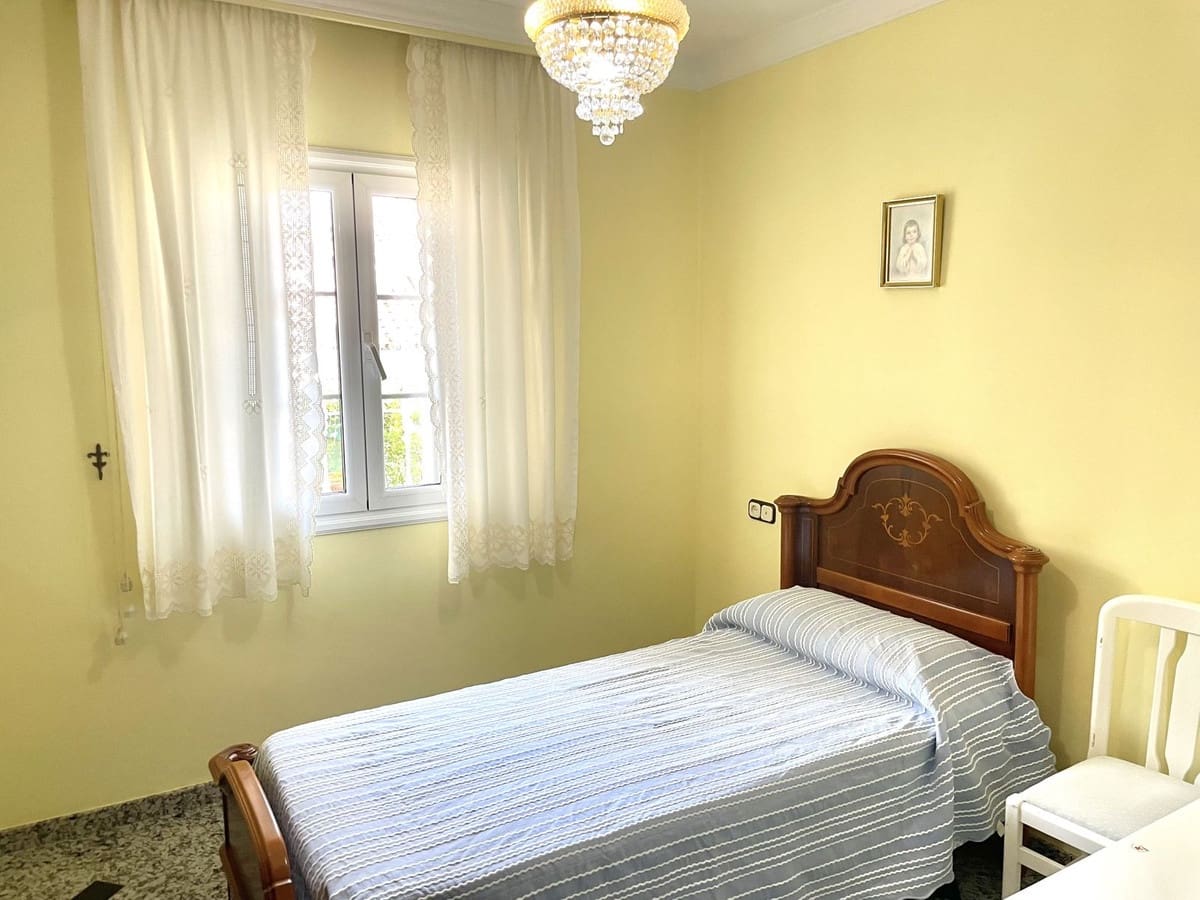 Chalet de 4 habitaciones en Las Lagunas de Mijas en venta con piscina - 1.200.000 € (Ref: 10021740)