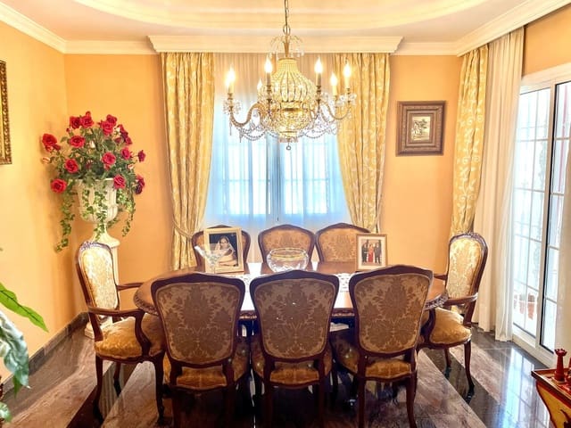 Chalet de 4 habitaciones en Las Lagunas de Mijas, Mijas en venta con piscina - 1.200.000 € (Ref: 10021740)