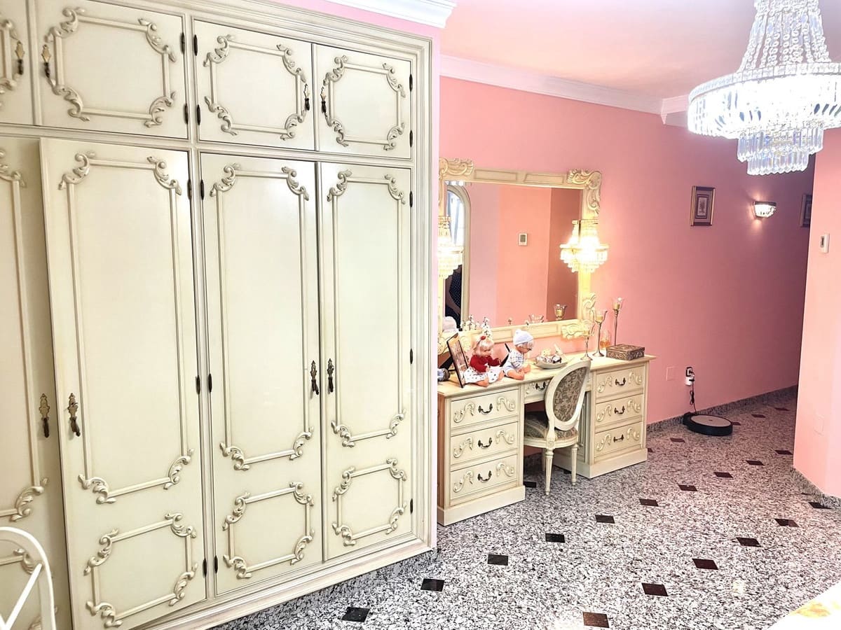 Chalet de 4 habitaciones en Las Lagunas de Mijas en venta con piscina - 1.200.000 € (Ref: 10021740)