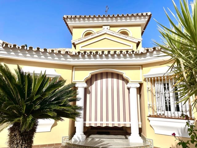 Chalet de 4 habitaciones en Las Lagunas de Mijas, Mijas en venta con piscina - 1.200.000 € (Ref: 10021740)