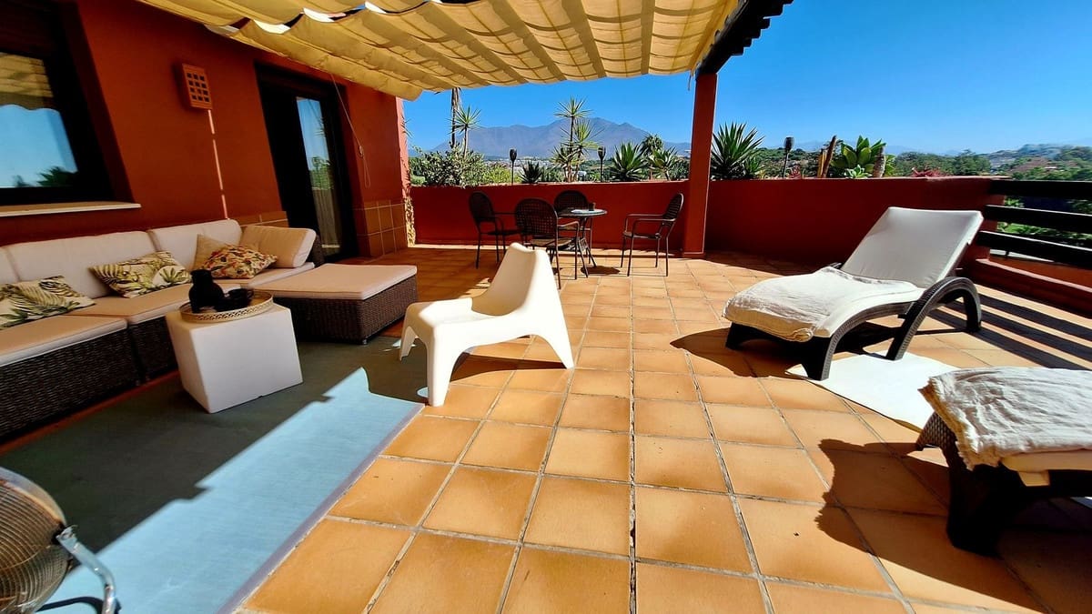 2 bedroom Apartment for sale in Bahia de Casares with pool - € 460,000 (Ref: 10021742)