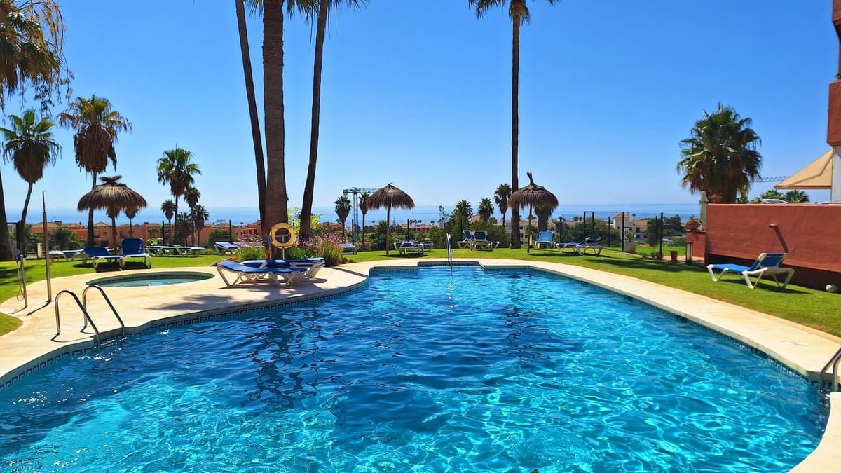 2 bedroom Apartment for sale in Bahia de Casares with pool - € 460,000 (Ref: 10021742)