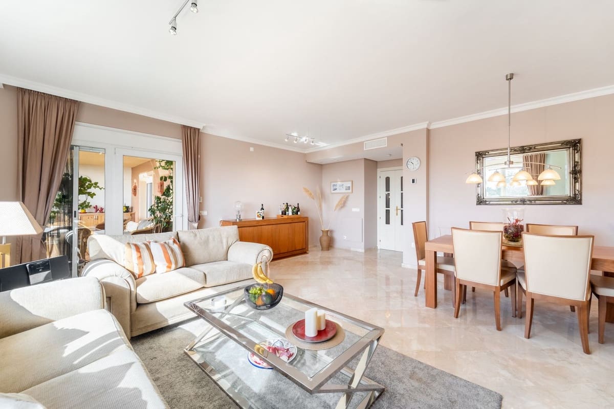 2 sovrum Lägenhet till salu i La Mairena med pool - 349 000 € (Ref: 10021744)