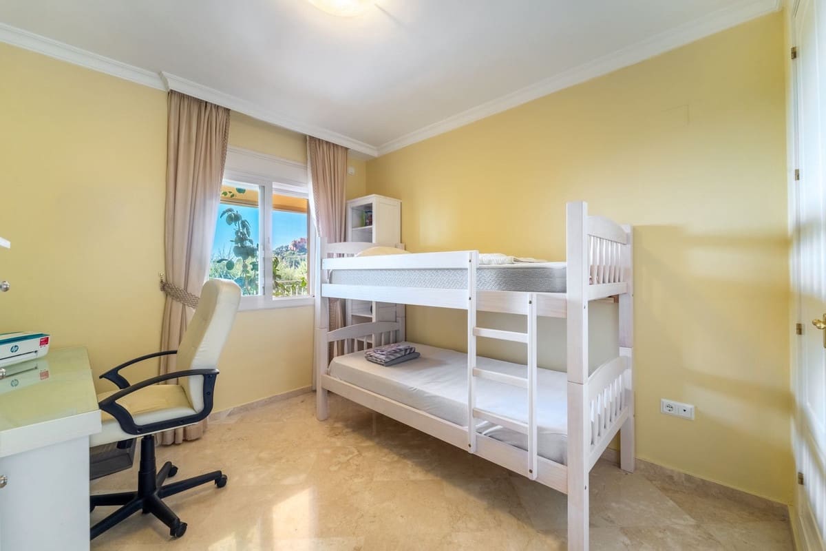 2 sovrum Lägenhet till salu i La Mairena med pool - 349 000 € (Ref: 10021744)