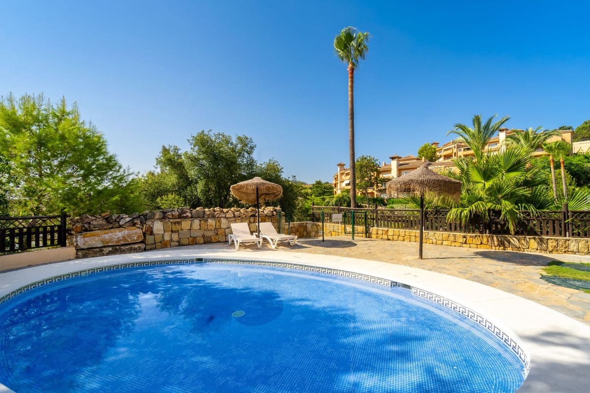 2 sovrum Lägenhet till salu i La Mairena med pool - 349 000 € (Ref: 10021744)