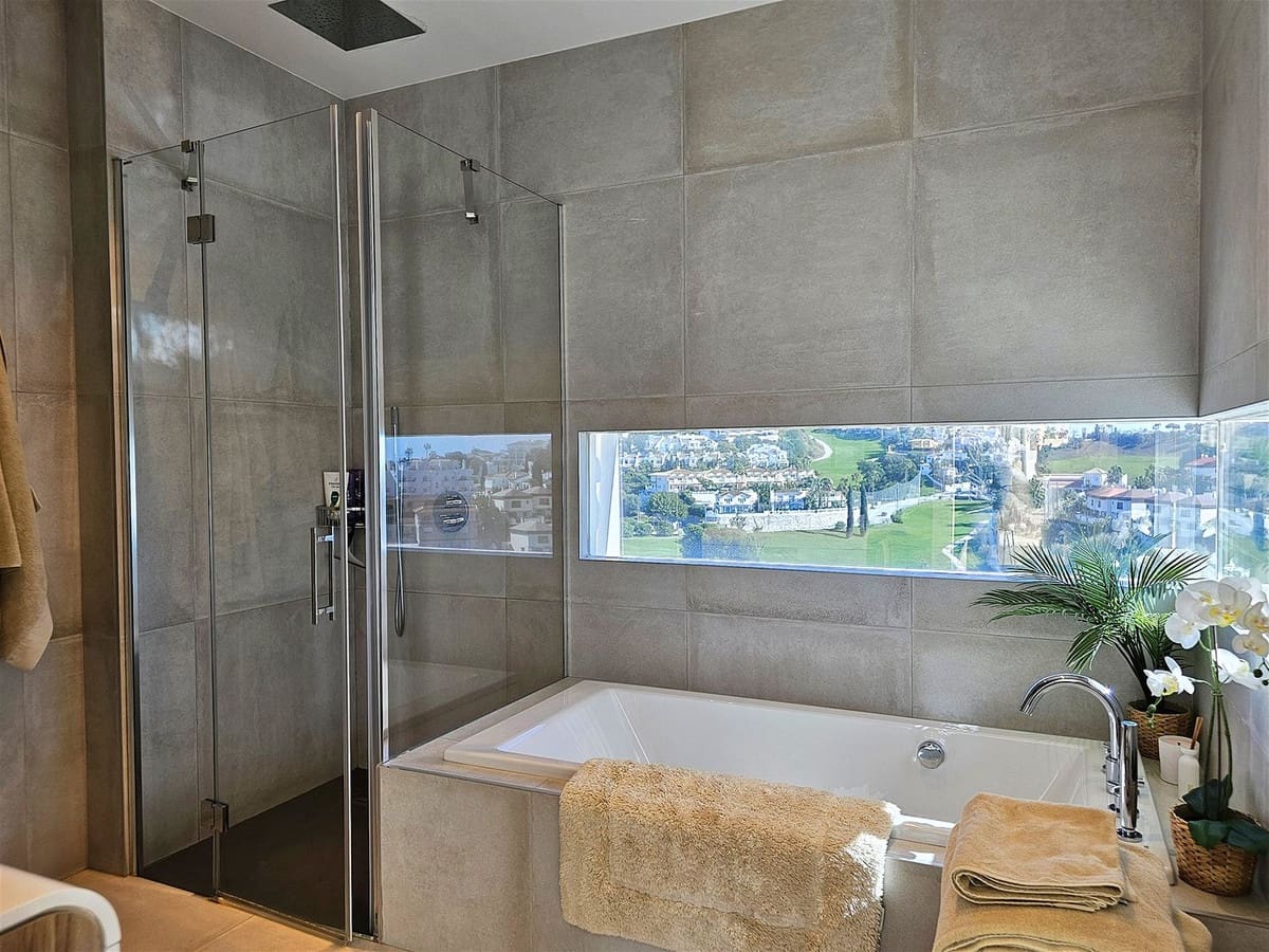 Chalet de 5 habitaciones en Riviera del Sol en venta con piscina garaje - 1.650.000 € (Ref: 10021745)