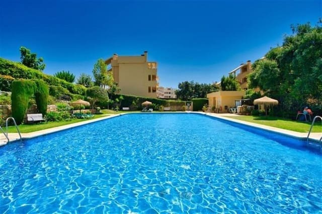 1 bedroom Apartment for sale in Calahonda, Mijas with pool - € 319,500 (Ref: 10021746)