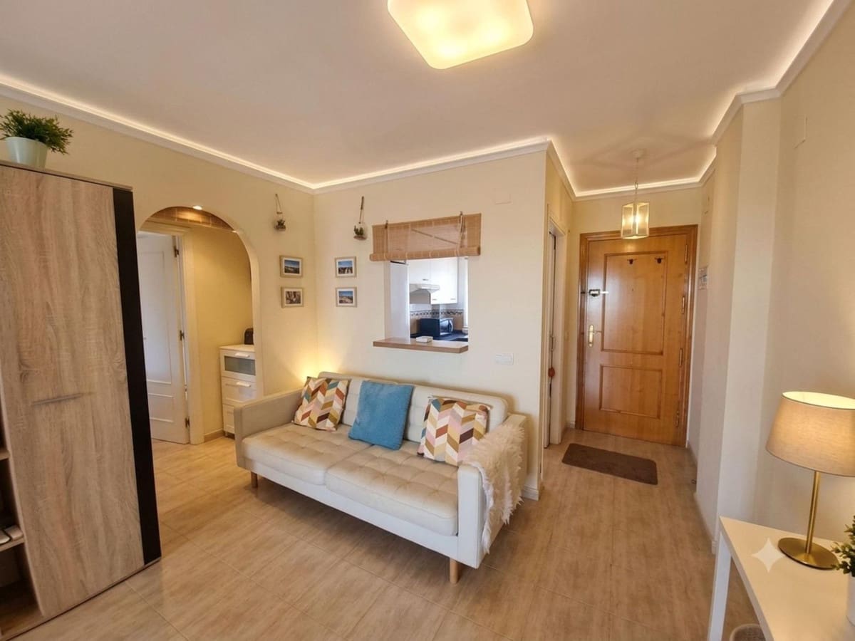1 bedroom Apartment for sale in Calahonda with pool - € 319,500 (Ref: 10021746)
