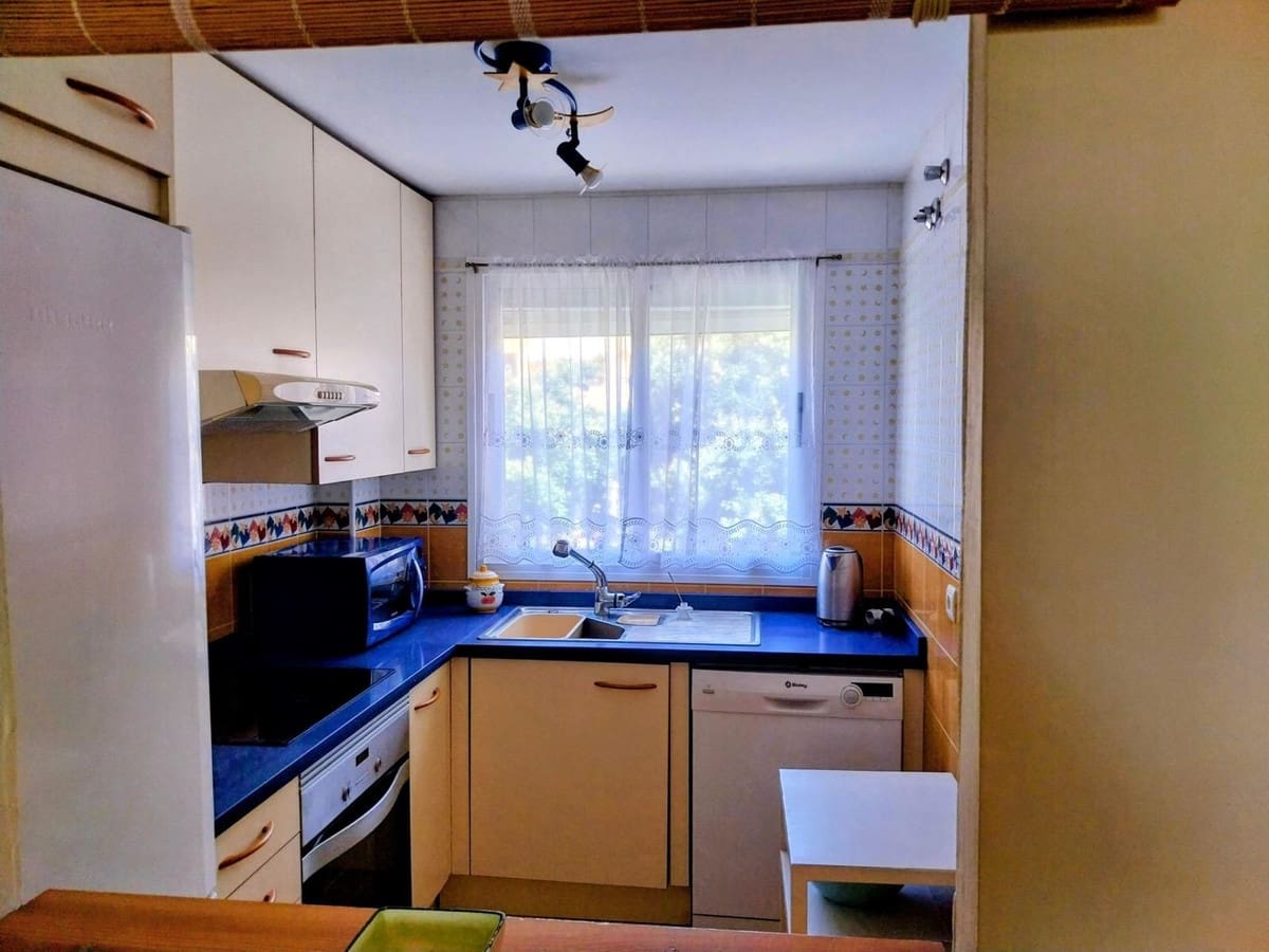 1 bedroom Apartment for sale in Calahonda with pool - € 319,500 (Ref: 10021746)