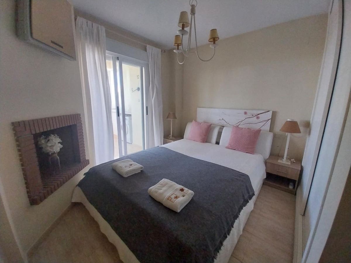 1 bedroom Apartment for sale in Calahonda with pool - € 319,500 (Ref: 10021746)