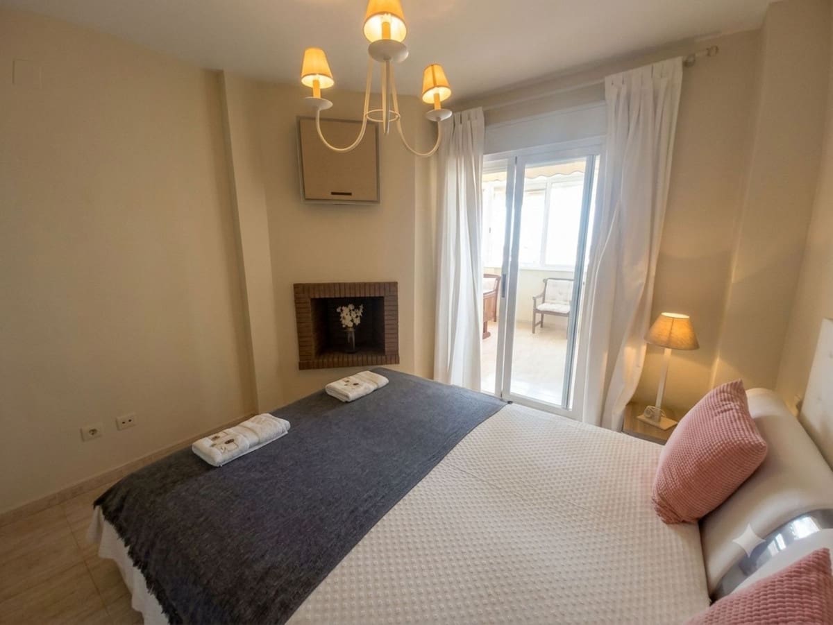 1 bedroom Apartment for sale in Calahonda with pool - € 319,500 (Ref: 10021746)