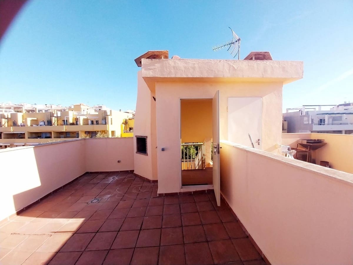 1 bedroom Apartment for sale in Calahonda with pool - € 319,500 (Ref: 10021746)