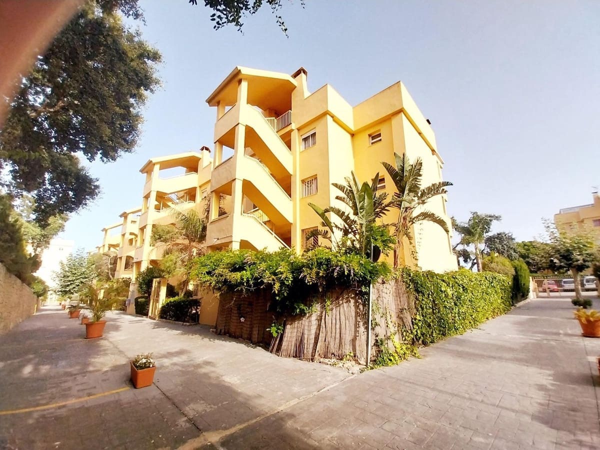 1 bedroom Apartment for sale in Calahonda with pool - € 319,500 (Ref: 10021746)