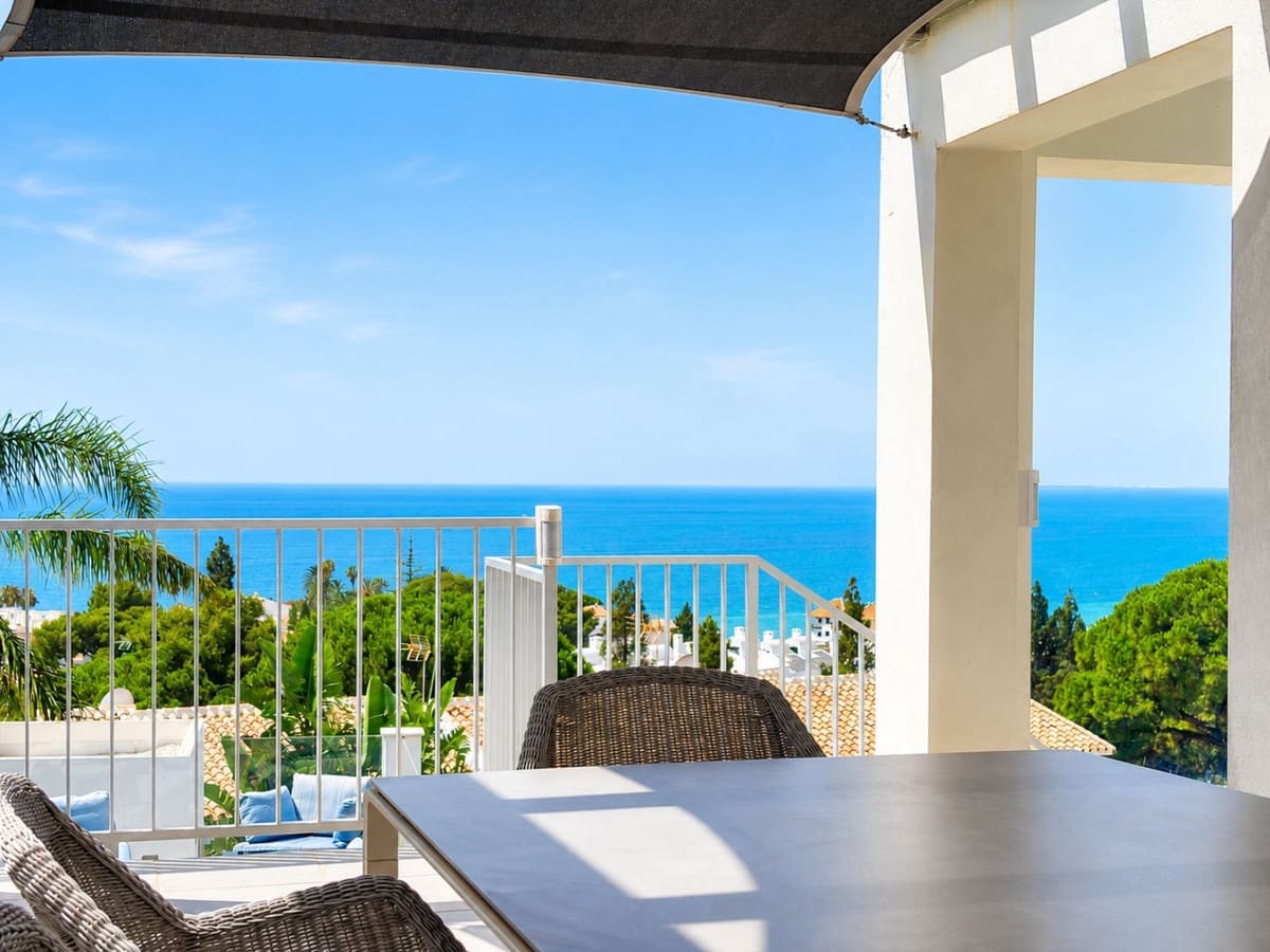 Chalet de 4 habitaciones en La Cala de Mijas en venta con piscina garaje - 2.095.000 € (Ref: 10021747)