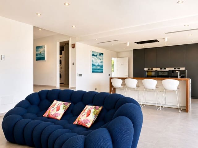 Chalet de 4 habitaciones en La Cala de Mijas, Mijas en venta con piscina garaje - 2.095.000 € (Ref: 10021747)