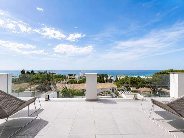 Chalet de 4 habitaciones en La Cala de Mijas, Mijas en venta con piscina garaje - 2.095.000 € (Ref: 10021747)