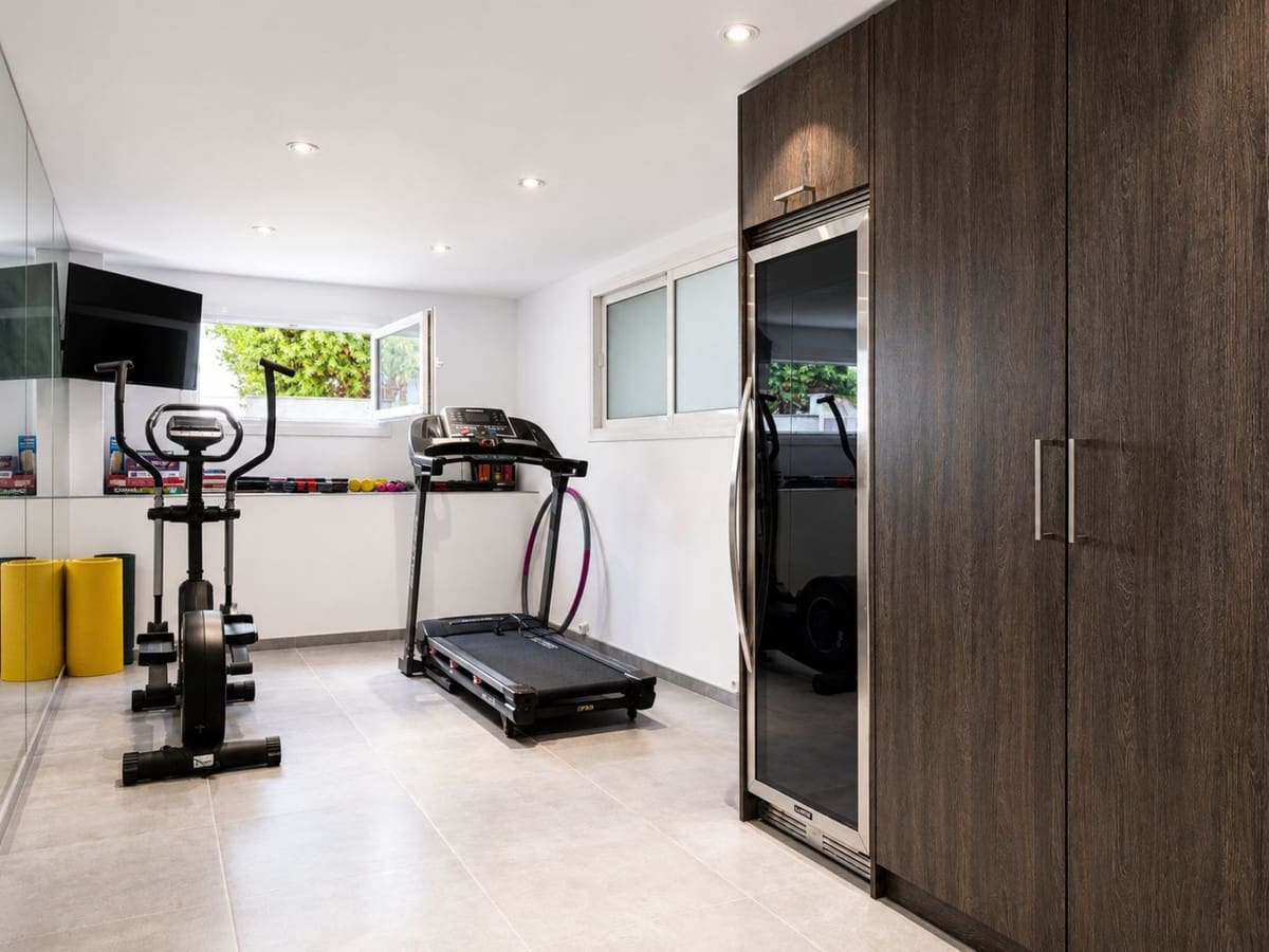 Chalet de 4 habitaciones en La Cala de Mijas en venta con piscina garaje - 2.095.000 € (Ref: 10021747)