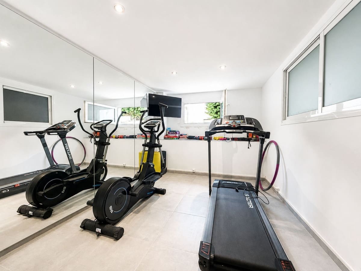 Chalet de 4 habitaciones en La Cala de Mijas en venta con piscina garaje - 2.095.000 € (Ref: 10021747)
