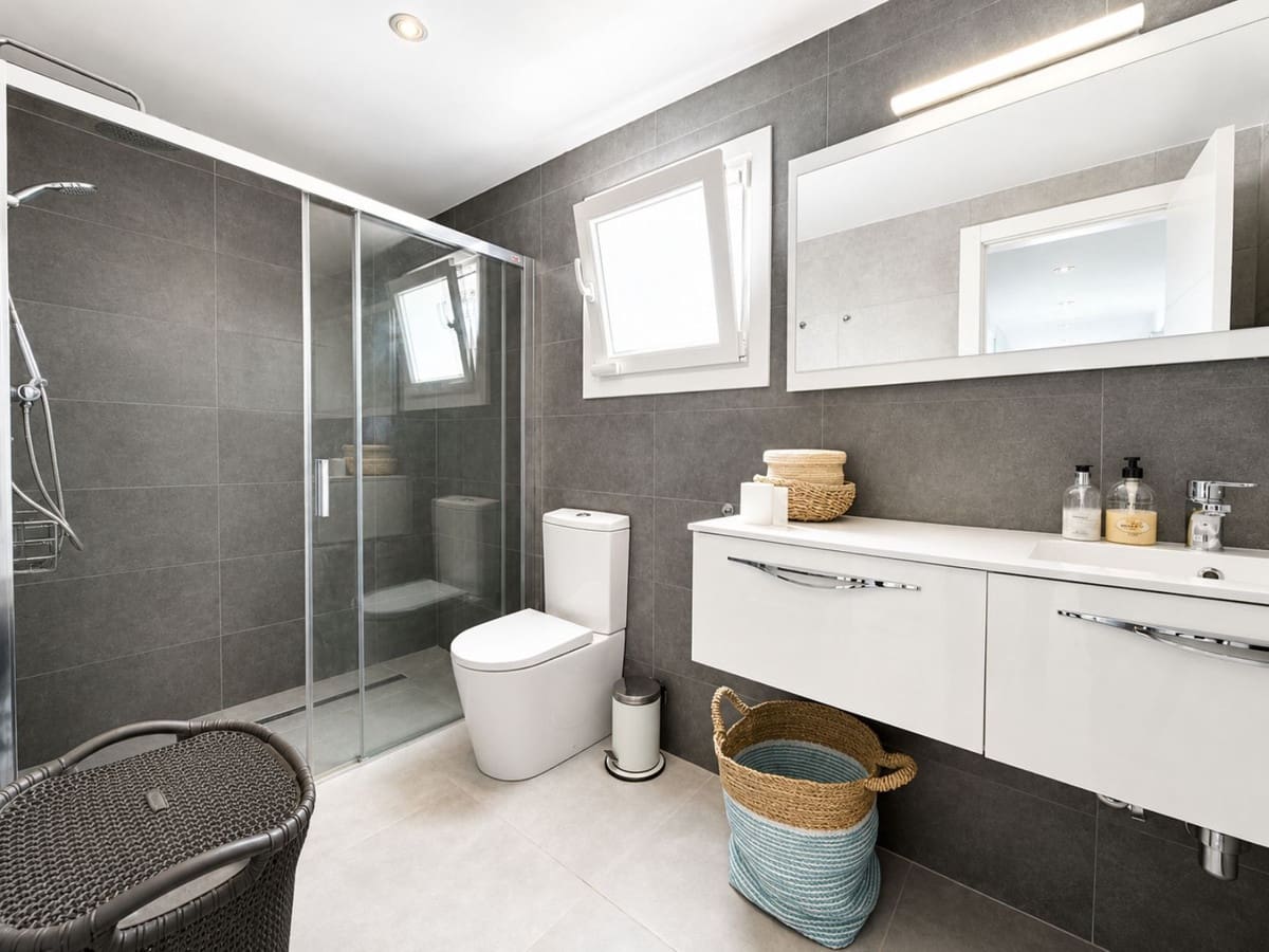 Chalet de 4 habitaciones en La Cala de Mijas en venta con piscina garaje - 2.095.000 € (Ref: 10021747)