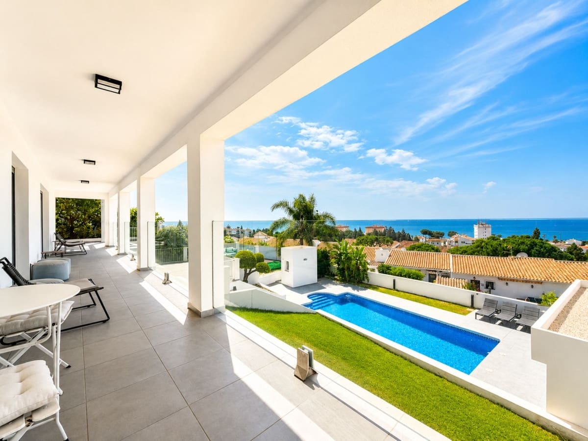 Chalet de 4 habitaciones en La Cala de Mijas en venta con piscina garaje - 2.095.000 € (Ref: 10021747)