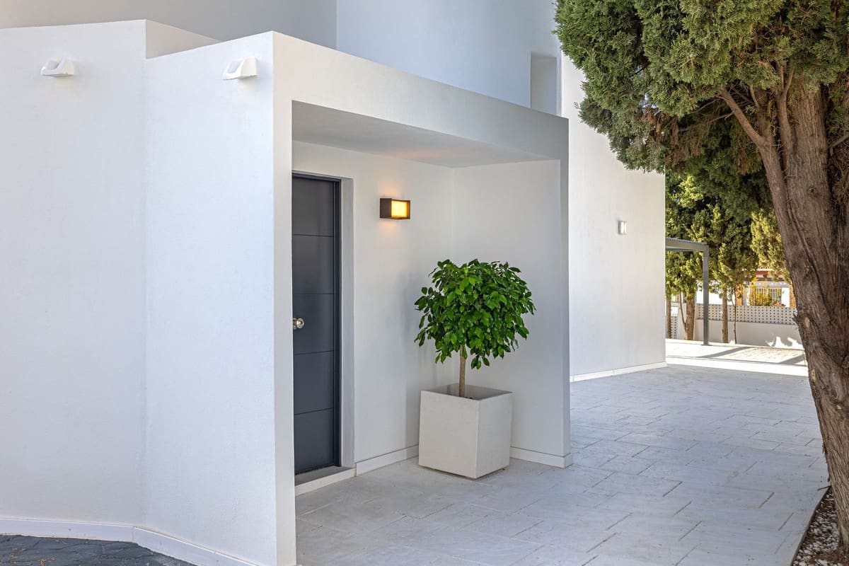 3 sovrum Villa till salu i Riviera del Sol med pool - 1 450 000 € (Ref: 10021748)