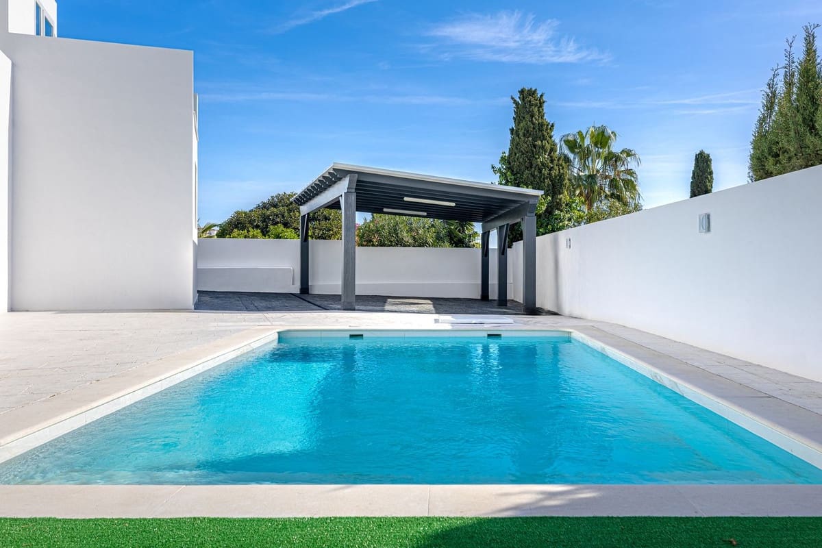 3 sovrum Villa till salu i Riviera del Sol med pool - 1 450 000 € (Ref: 10021748)