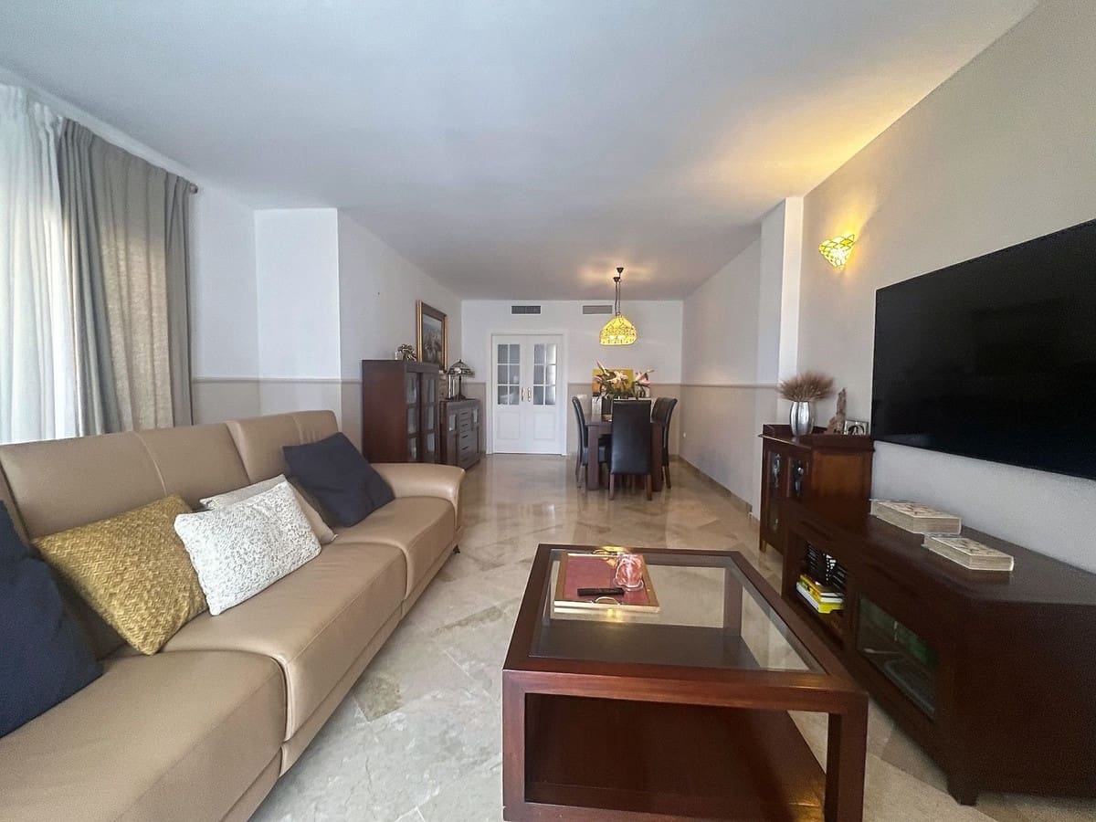 2 Zimmer Apartment zu verkaufen in Calahonda mit Pool - 330.000 € (Ref: 10021750)
