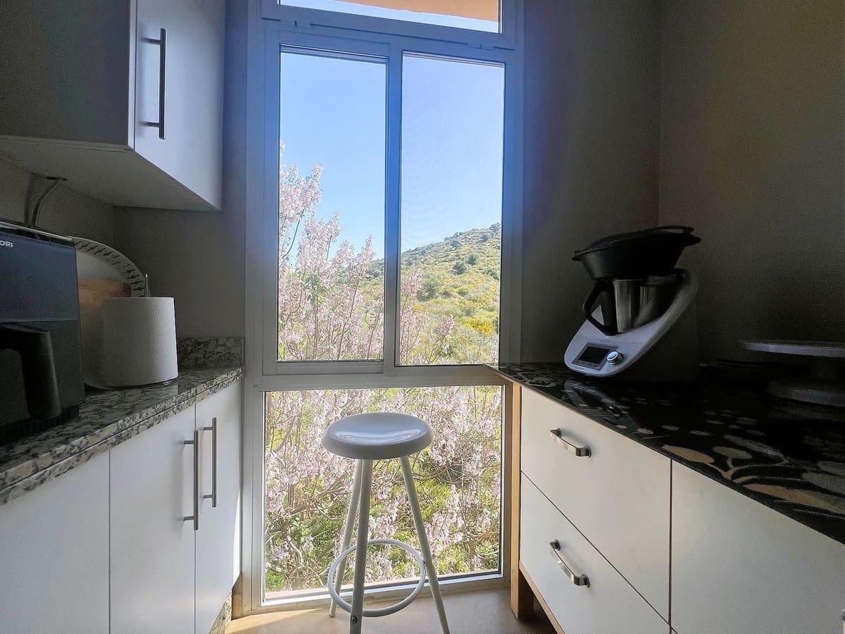2 Zimmer Apartment zu verkaufen in Calahonda mit Pool - 330.000 € (Ref: 10021750)