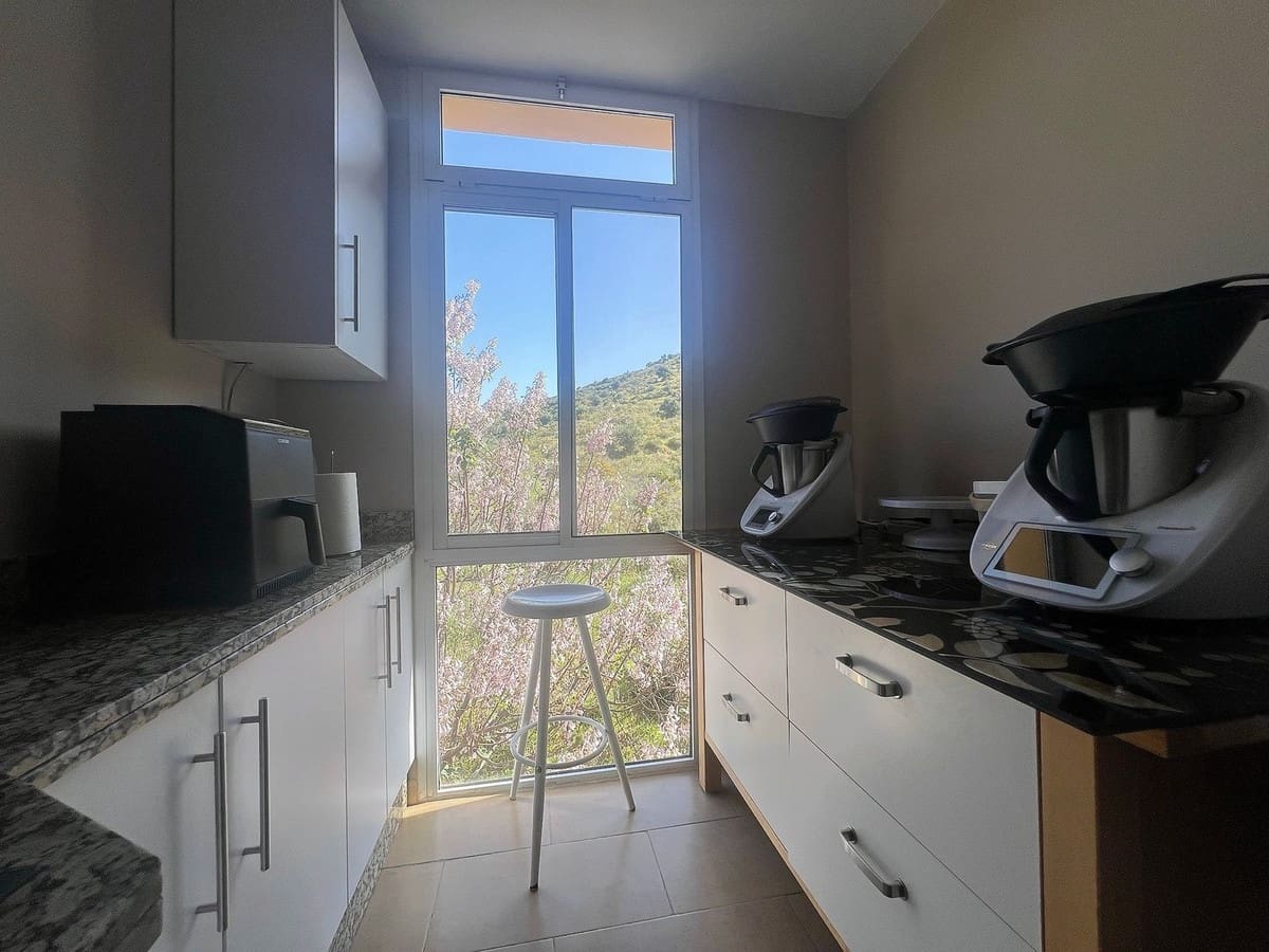 2 Zimmer Apartment zu verkaufen in Calahonda mit Pool - 330.000 € (Ref: 10021750)