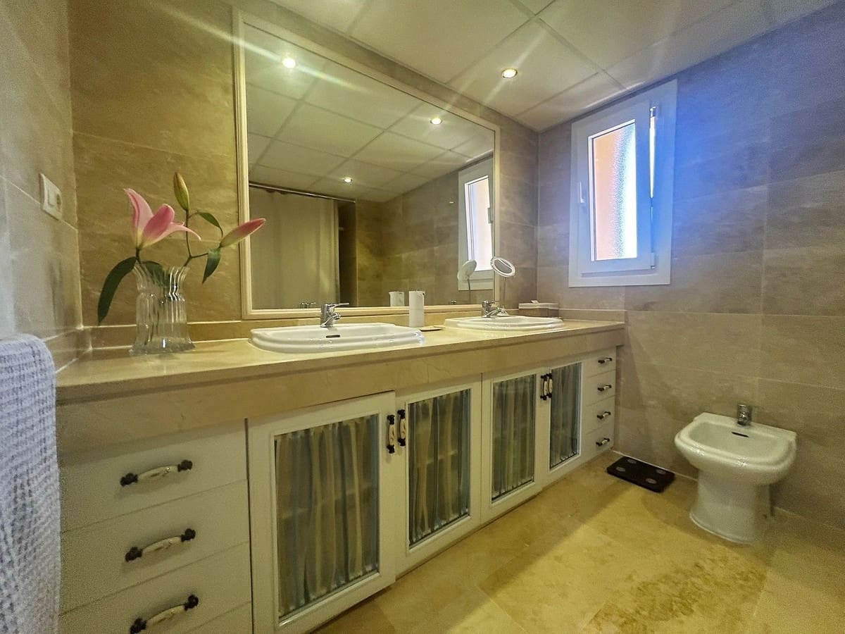 2 Zimmer Apartment zu verkaufen in Calahonda mit Pool - 330.000 € (Ref: 10021750)