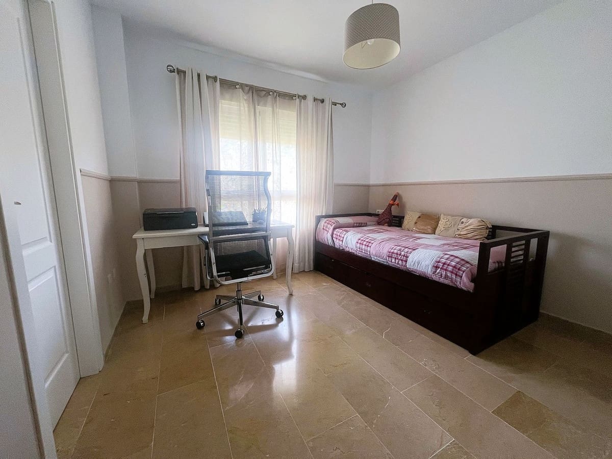 2 Zimmer Apartment zu verkaufen in Calahonda mit Pool - 330.000 € (Ref: 10021750)