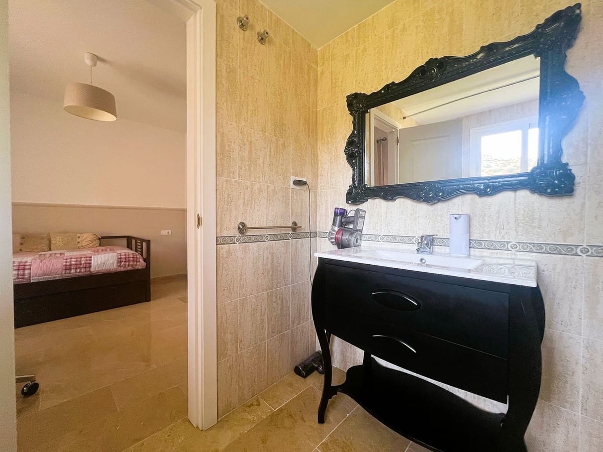 2 Zimmer Apartment zu verkaufen in Calahonda mit Pool - 330.000 € (Ref: 10021750)