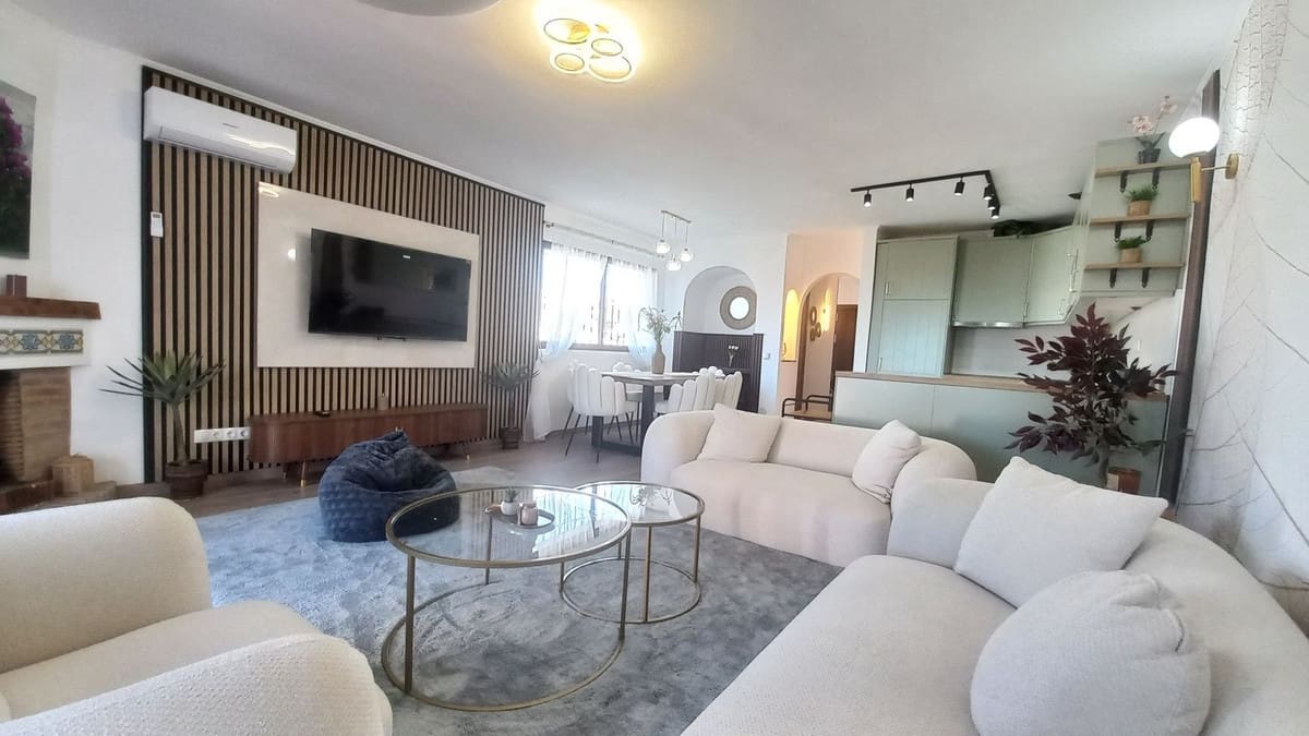 4 sovrum Semi-fristående Villa till salu i Calahonda med pool - 649 000 € (Ref: 10021753)