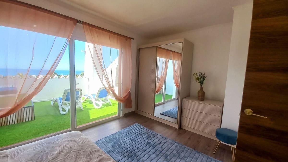 4 sovrum Semi-fristående Villa till salu i Calahonda med pool - 649 000 € (Ref: 10021753)