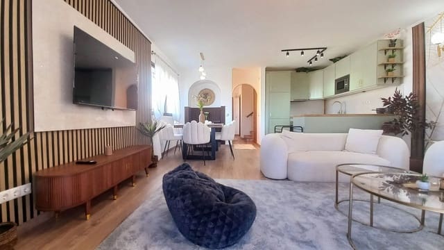 4 sovrum Semi-fristående Villa till salu i Calahonda, Mijas med pool - 649 000 € (Ref: 10021753)