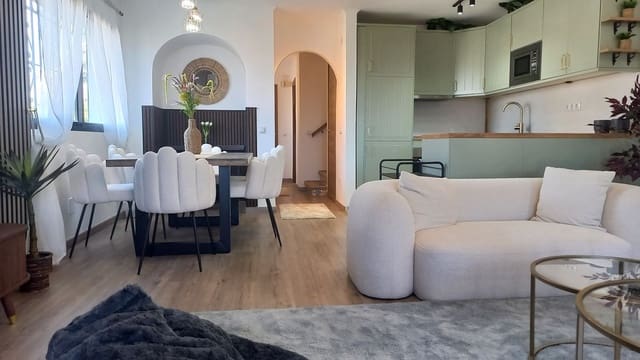 4 sovrum Semi-fristående Villa till salu i Calahonda, Mijas med pool - 649 000 € (Ref: 10021753)