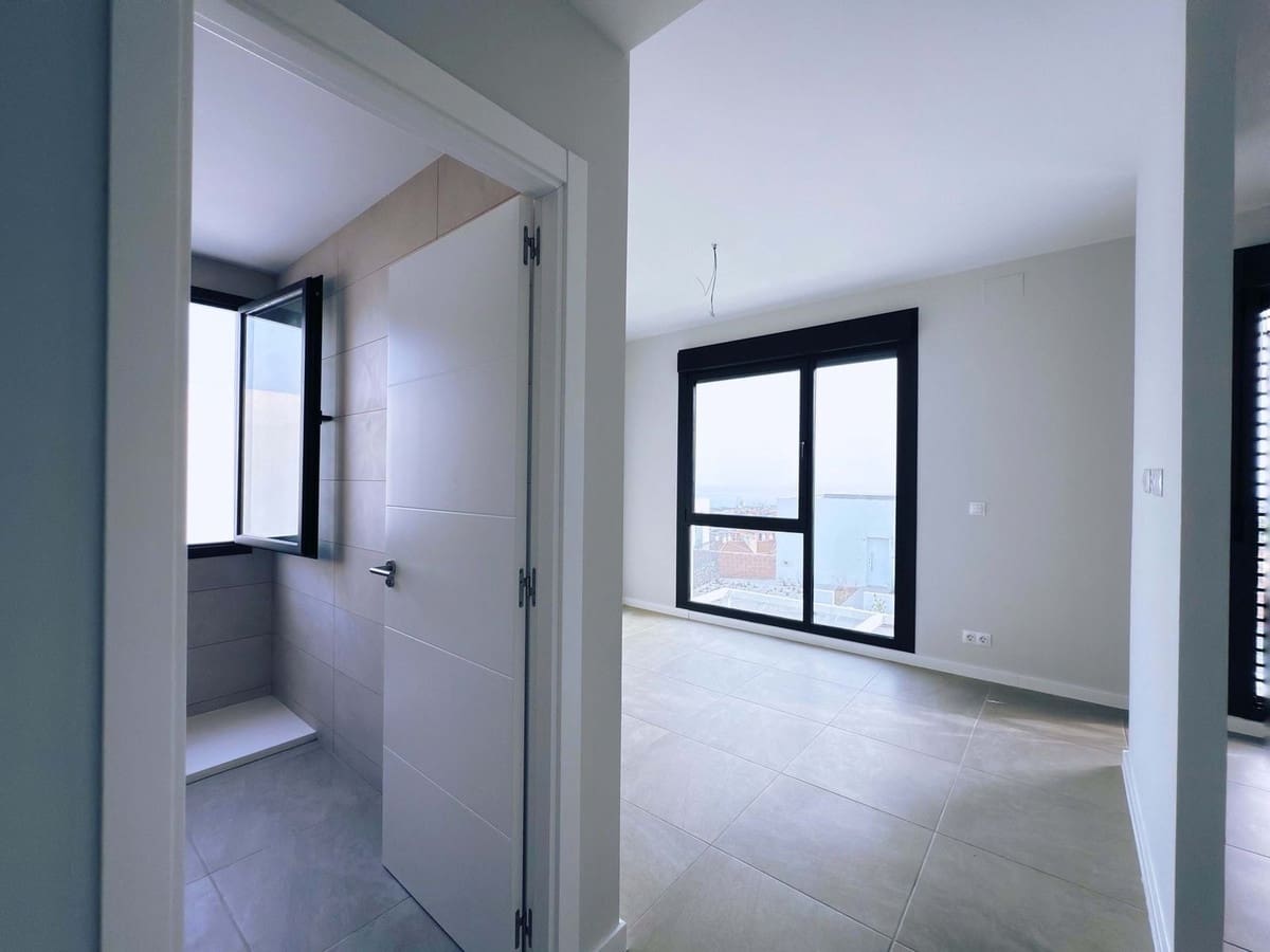 4 makuuhuone Paritalo myytävänä paikassa Riviera del Sol mukana uima-altaan - 585 000 € (Ref: 10021759)