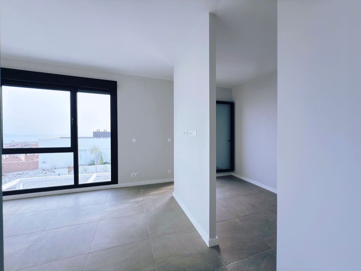 4 makuuhuone Paritalo myytävänä paikassa Riviera del Sol mukana uima-altaan - 585 000 € (Ref: 10021759)