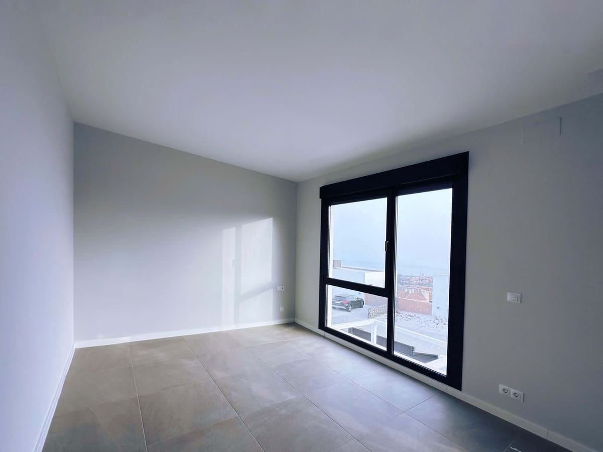 4 makuuhuone Paritalo myytävänä paikassa Riviera del Sol mukana uima-altaan - 585 000 € (Ref: 10021759)
