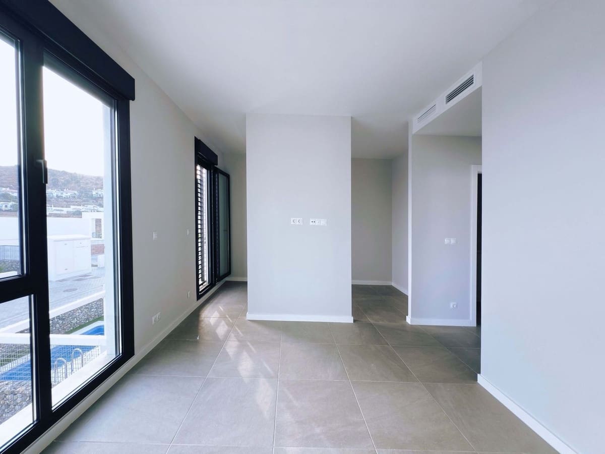 4 makuuhuone Paritalo myytävänä paikassa Riviera del Sol mukana uima-altaan - 585 000 € (Ref: 10021759)