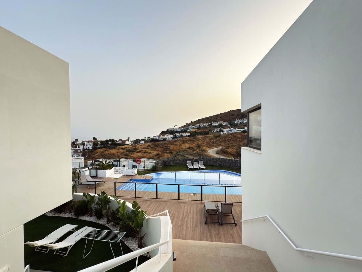 4 makuuhuone Paritalo myytävänä paikassa Riviera del Sol mukana uima-altaan - 585 000 € (Ref: 10021759)