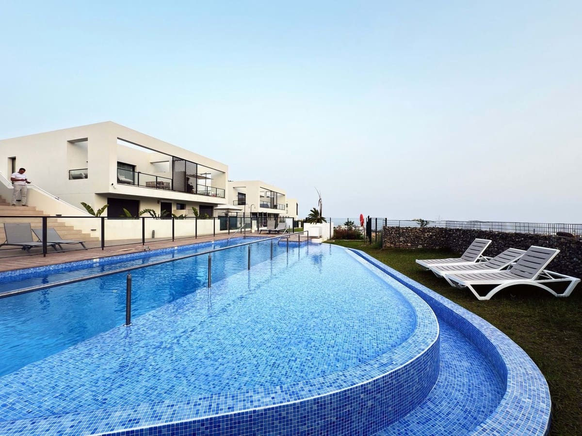 4 makuuhuone Paritalo myytävänä paikassa Riviera del Sol mukana uima-altaan - 585 000 € (Ref: 10021759)