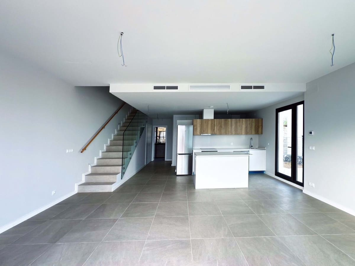 4 makuuhuone Paritalo myytävänä paikassa Riviera del Sol mukana uima-altaan - 585 000 € (Ref: 10021759)