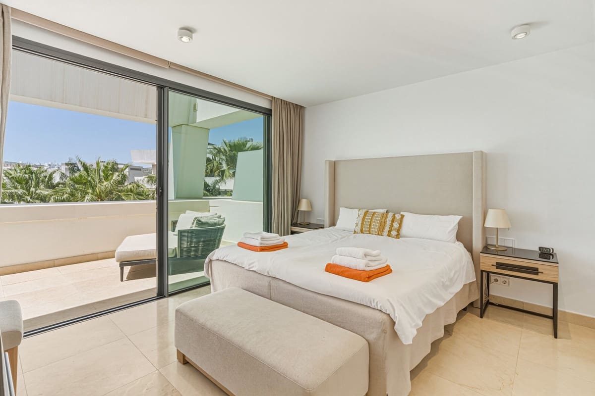 Casa de 4 habitaciones en La Cala de Mijas en venta con piscina - 1.295.000 € (Ref: 10021760)