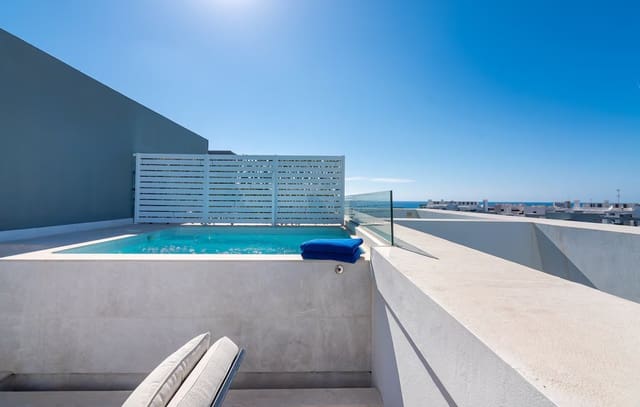 Casa de 4 habitaciones en La Cala de Mijas, Mijas en venta con piscina - 1.295.000 € (Ref: 10021760)